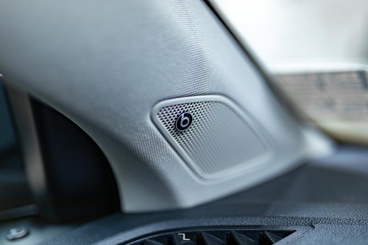 2024 Volkswagen Taos 4Motion Highline Leather Roof Nav BCam Red Deer AB