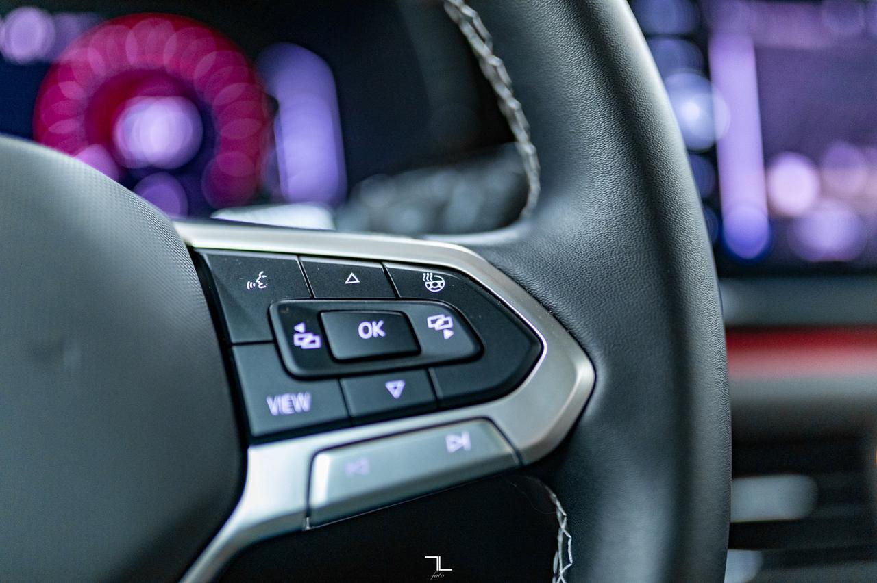 2024 Volkswagen Taos 4Motion Highline Leather Roof Nav BCam Red Deer AB