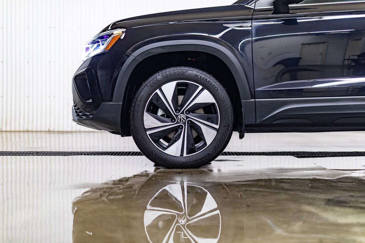 2024 Volkswagen Taos 4Motion Highline Leather Roof Nav BCam Red Deer AB