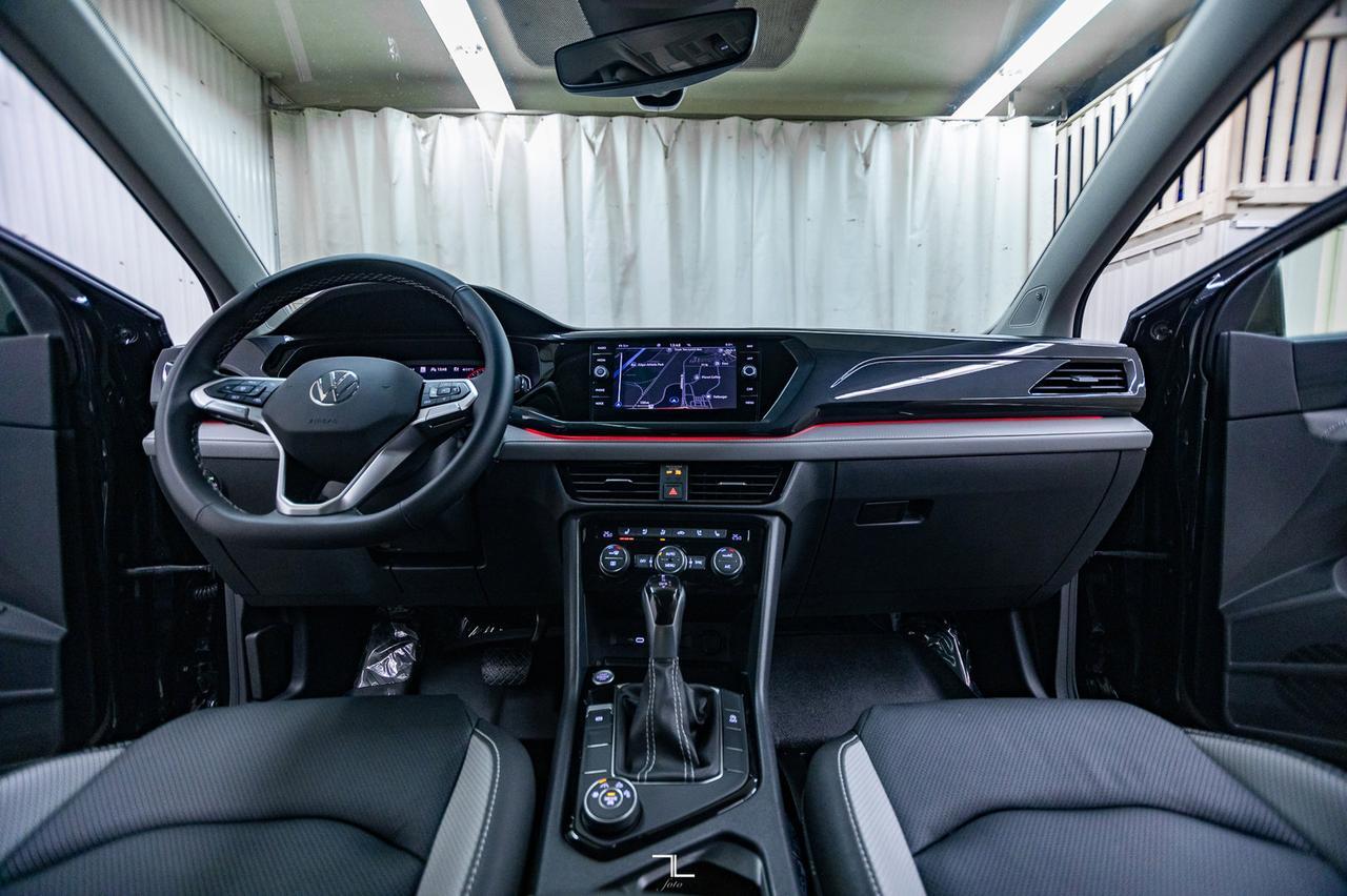 2024 Volkswagen Taos 4Motion Highline Leather Roof Nav BCam Red Deer AB