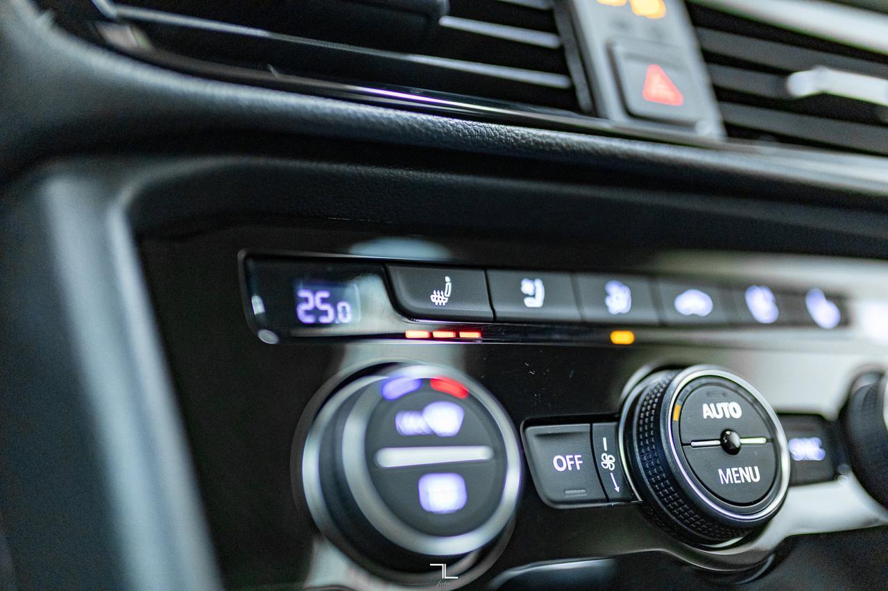 2024 Volkswagen Taos 4Motion Highline Leather Roof Nav BCam Red Deer AB