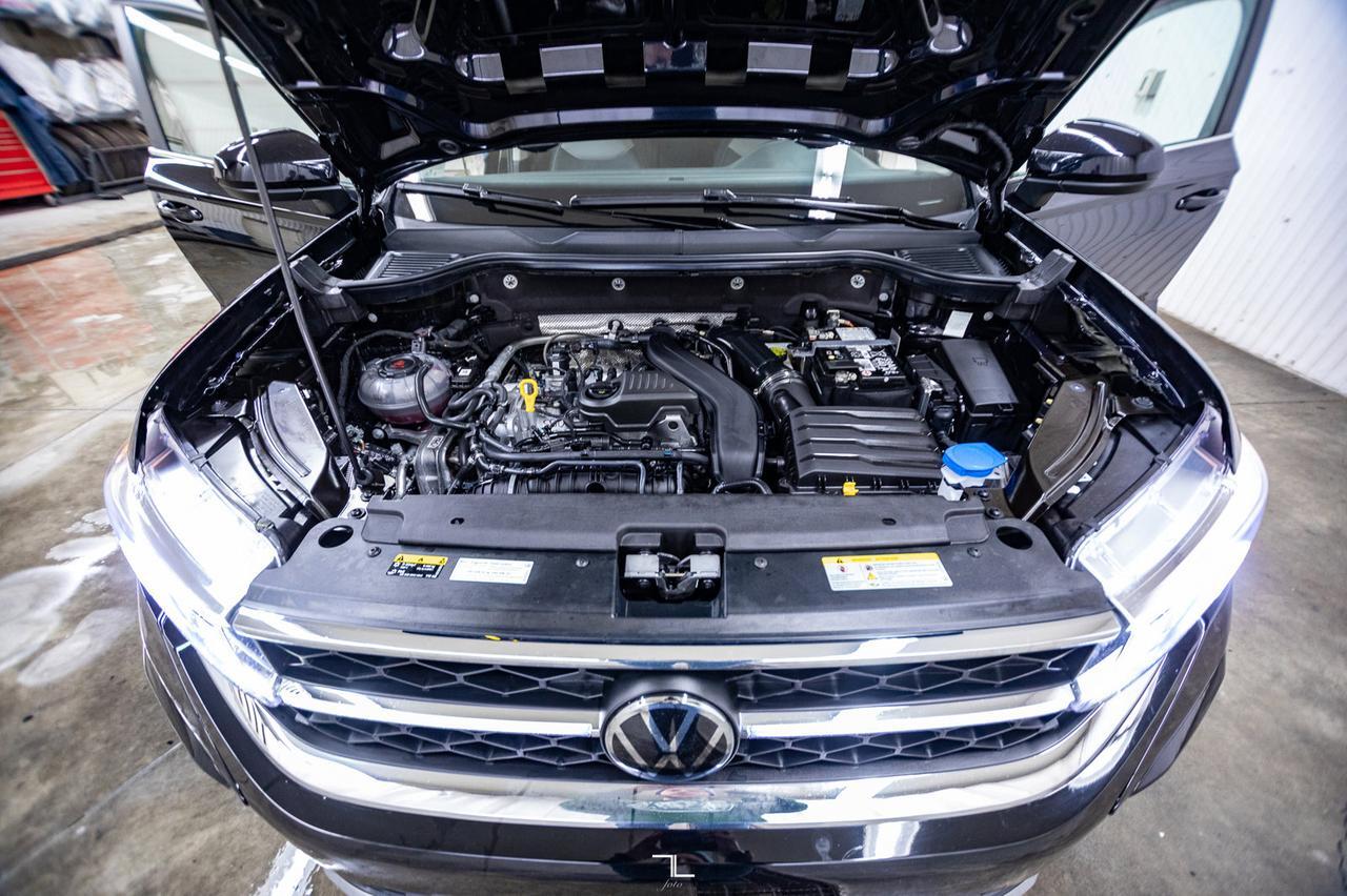 2024 Volkswagen Taos 4Motion Highline Leather Roof Nav BCam Red Deer AB