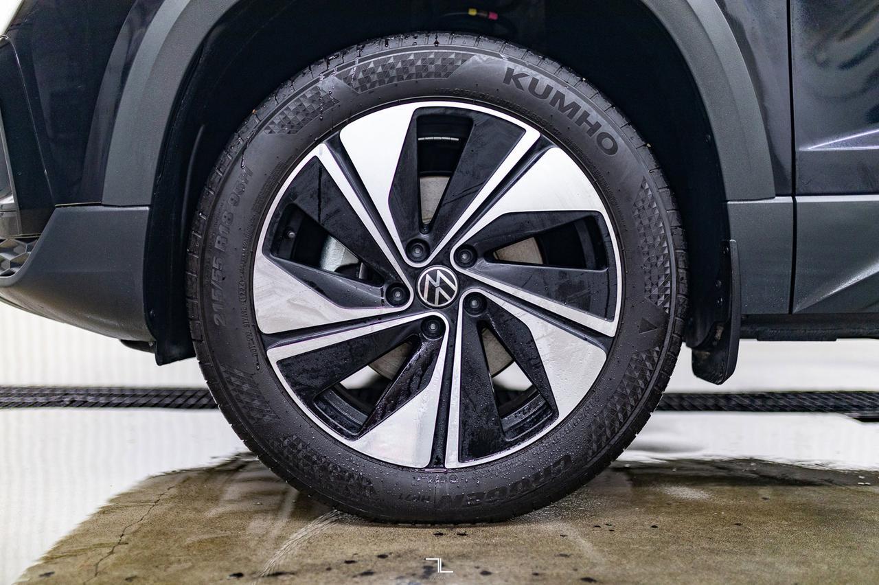 2024 Volkswagen Taos 4Motion Highline Leather Roof Nav BCam Red Deer AB