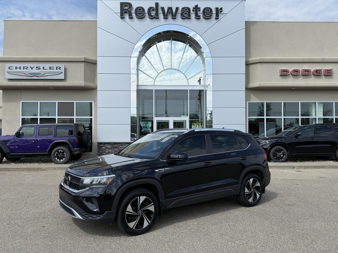 2024 Volkswagen Taos Comfortline 4MOTION | Low KMs | Turbocharged I4 | Wireless Connectivity