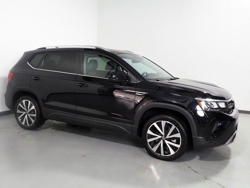 2024 Volkswagen Taos SE *ADAPTIVE CRUISE, SAFETY ALERTS, DIGITAL COCKPIT, BACKUP-CAMERA, COLOR TOUCHSCREEN, HEATED SEATS/STEERING, REMOTE START, KEYLESS ENTRY, WIRELESS CHARGING, ANDROID & APPLE