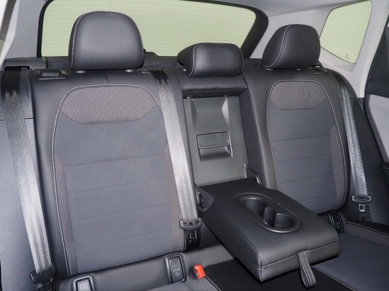 2024 Volkswagen Taos SE *ADAPTIVE CRUISE, SAFETY ALERTS, DIGITAL COCKPIT, BACKUP-CAMERA, COLOR TOUCHSCREEN, HEATED SEATS/STEERING, REMOTE START, KEYLESS ENTRY, WIRELESS CHARGING, ANDROID & APPLE Round Rock TX