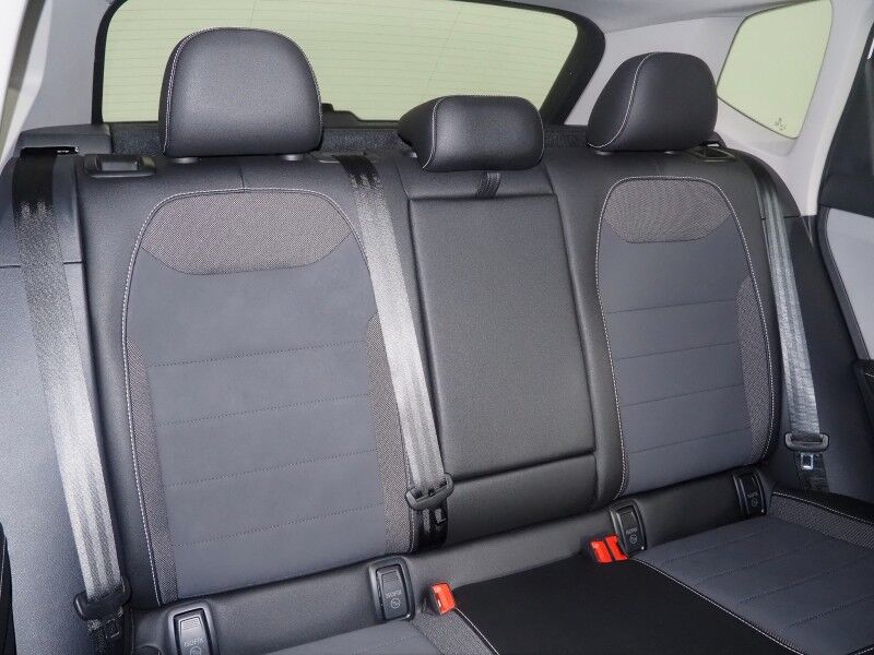 2024 Volkswagen Taos SE *ADAPTIVE CRUISE, SAFETY ALERTS, DIGITAL COCKPIT, BACKUP-CAMERA, COLOR TOUCHSCREEN, HEATED SEATS/STEERING, REMOTE START, KEYLESS ENTRY, WIRELESS CHARGING, ANDROID & APPLE Round Rock TX