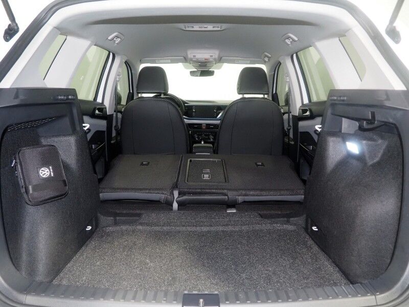 2024 Volkswagen Taos SE *ADAPTIVE CRUISE, SAFETY ALERTS, DIGITAL COCKPIT, BACKUP-CAMERA, COLOR TOUCHSCREEN, HEATED SEATS/STEERING, REMOTE START, KEYLESS ENTRY, WIRELESS CHARGING, ANDROID & APPLE Round Rock TX
