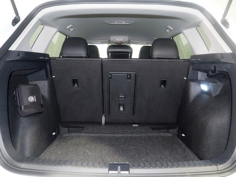 2024 Volkswagen Taos SE *ADAPTIVE CRUISE, SAFETY ALERTS, DIGITAL COCKPIT, BACKUP-CAMERA, COLOR TOUCHSCREEN, HEATED SEATS/STEERING, REMOTE START, KEYLESS ENTRY, WIRELESS CHARGING, ANDROID & APPLE Round Rock TX