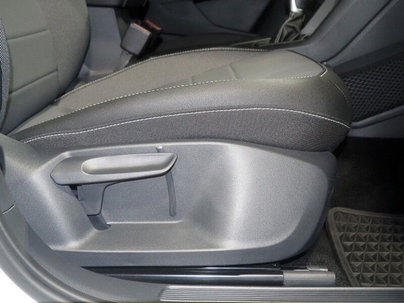 2024 Volkswagen Taos SE *ADAPTIVE CRUISE, SAFETY ALERTS, DIGITAL COCKPIT, BACKUP-CAMERA, COLOR TOUCHSCREEN, HEATED SEATS/STEERING, REMOTE START, KEYLESS ENTRY, WIRELESS CHARGING, ANDROID & APPLE Round Rock TX