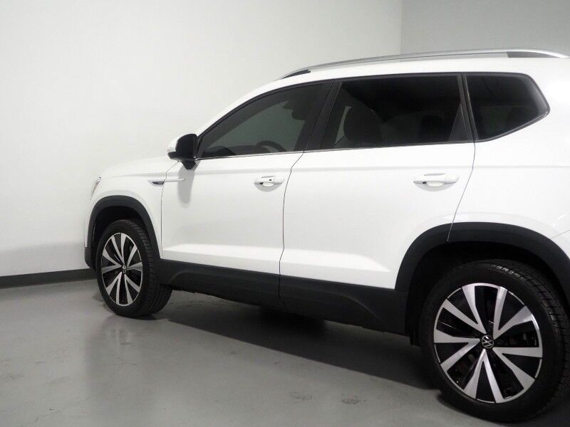2024 Volkswagen Taos SE *ADAPTIVE CRUISE, SAFETY ALERTS, DIGITAL COCKPIT, BACKUP-CAMERA, COLOR TOUCHSCREEN, HEATED SEATS/STEERING, REMOTE START, KEYLESS ENTRY, WIRELESS CHARGING, ANDROID & APPLE Round Rock TX