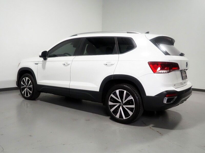 2024 Volkswagen Taos SE *ADAPTIVE CRUISE, SAFETY ALERTS, DIGITAL COCKPIT, BACKUP-CAMERA, COLOR TOUCHSCREEN, HEATED SEATS/STEERING, REMOTE START, KEYLESS ENTRY, WIRELESS CHARGING, ANDROID & APPLE Round Rock TX