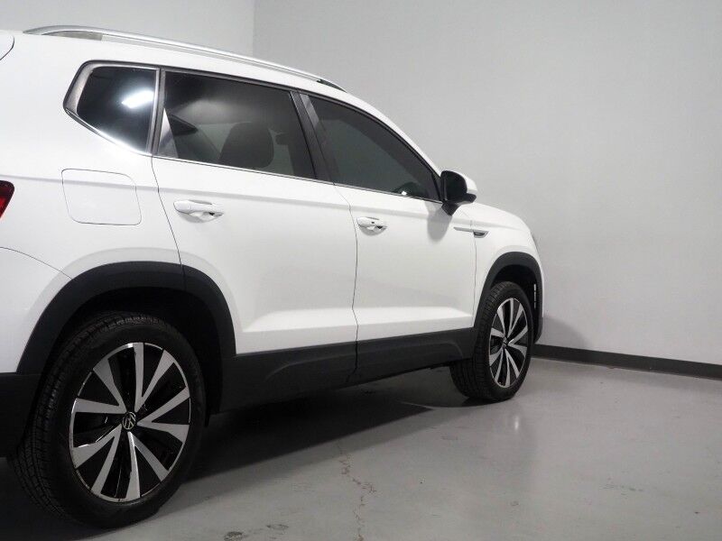 2024 Volkswagen Taos SE *ADAPTIVE CRUISE, SAFETY ALERTS, DIGITAL COCKPIT, BACKUP-CAMERA, COLOR TOUCHSCREEN, HEATED SEATS/STEERING, REMOTE START, KEYLESS ENTRY, WIRELESS CHARGING, ANDROID & APPLE Round Rock TX