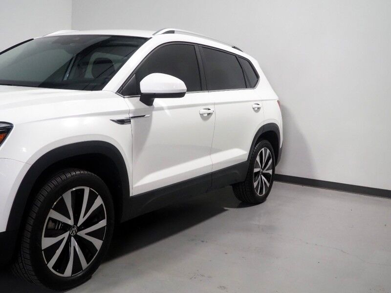 2024 Volkswagen Taos SE *ADAPTIVE CRUISE, SAFETY ALERTS, DIGITAL COCKPIT, BACKUP-CAMERA, COLOR TOUCHSCREEN, HEATED SEATS/STEERING, REMOTE START, KEYLESS ENTRY, WIRELESS CHARGING, ANDROID & APPLE Round Rock TX