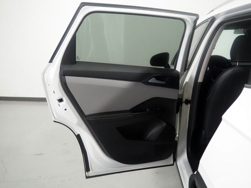 2024 Volkswagen Taos SE *ADAPTIVE CRUISE, SAFETY ALERTS, DIGITAL COCKPIT, BACKUP-CAMERA, COLOR TOUCHSCREEN, HEATED SEATS/STEERING, REMOTE START, KEYLESS ENTRY, WIRELESS CHARGING, ANDROID & APPLE Round Rock TX