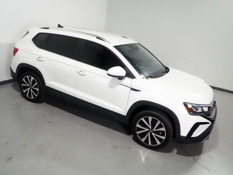 2024 Volkswagen Taos SE *ADAPTIVE CRUISE, SAFETY ALERTS, DIGITAL COCKPIT, BACKUP-CAMERA, COLOR TOUCHSCREEN, HEATED SEATS/STEERING, REMOTE START, KEYLESS ENTRY, WIRELESS CHARGING, ANDROID & APPLE Round Rock TX
