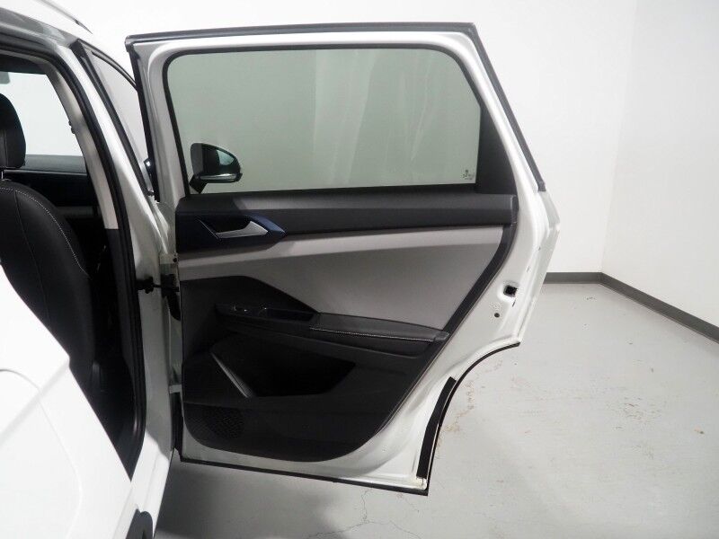 2024 Volkswagen Taos SE *ADAPTIVE CRUISE, SAFETY ALERTS, DIGITAL COCKPIT, BACKUP-CAMERA, COLOR TOUCHSCREEN, HEATED SEATS/STEERING, REMOTE START, KEYLESS ENTRY, WIRELESS CHARGING, ANDROID & APPLE Round Rock TX