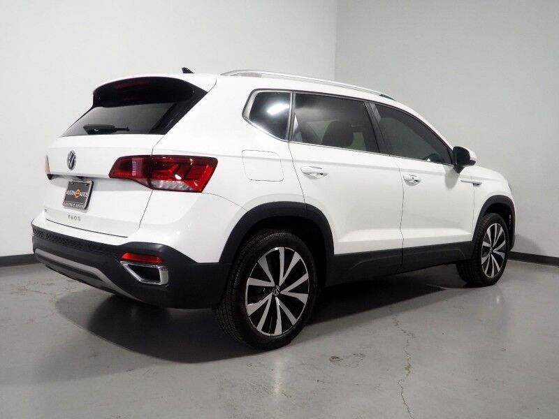 2024 Volkswagen Taos SE *ADAPTIVE CRUISE, SAFETY ALERTS, DIGITAL COCKPIT, BACKUP-CAMERA, COLOR TOUCHSCREEN, HEATED SEATS/STEERING, REMOTE START, KEYLESS ENTRY, WIRELESS CHARGING, ANDROID & APPLE Round Rock TX