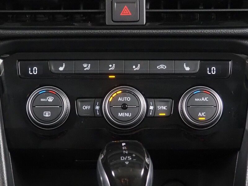 2024 Volkswagen Taos SE *ADAPTIVE CRUISE, SAFETY ALERTS, DIGITAL COCKPIT, BACKUP-CAMERA, COLOR TOUCHSCREEN, HEATED SEATS/STEERING, REMOTE START, KEYLESS ENTRY, WIRELESS CHARGING, ANDROID & APPLE Round Rock TX