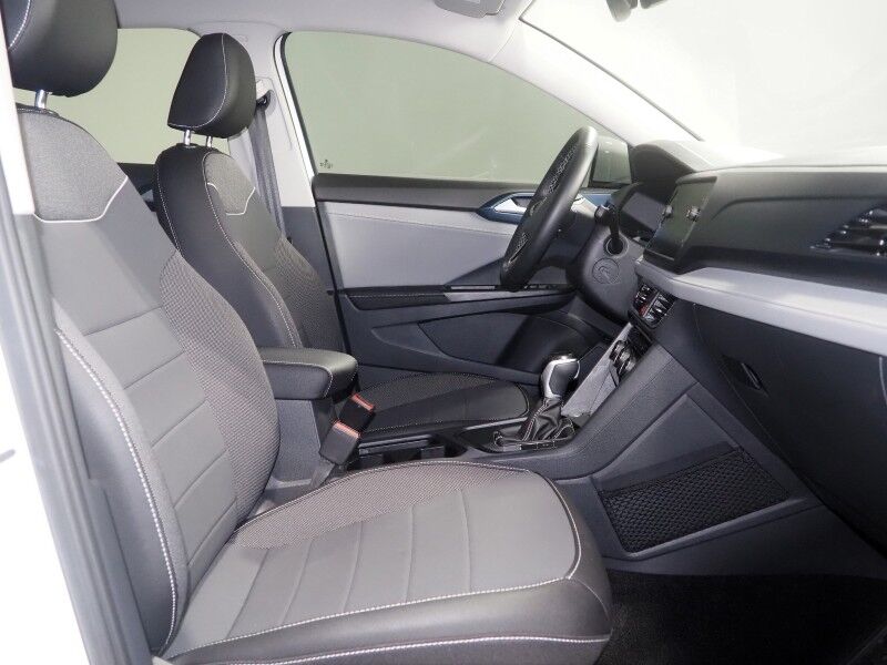 2024 Volkswagen Taos SE *ADAPTIVE CRUISE, SAFETY ALERTS, DIGITAL COCKPIT, BACKUP-CAMERA, COLOR TOUCHSCREEN, HEATED SEATS/STEERING, REMOTE START, KEYLESS ENTRY, WIRELESS CHARGING, ANDROID & APPLE Round Rock TX