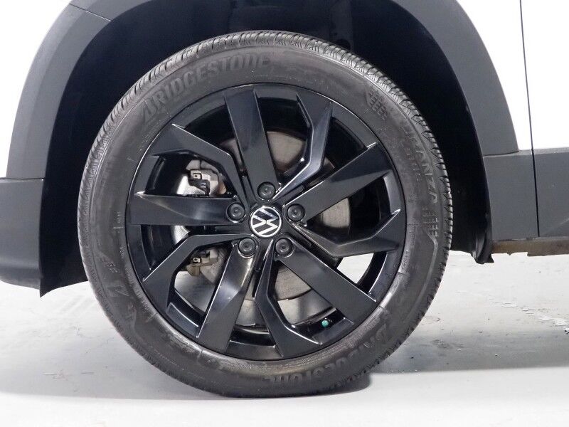 2024 Volkswagen Taos SE *PANORAMA MOONROOF, ADAPTIVE CRUISE, SAFETY ALERTS, DIGITAL COCKPIT, BACKUP-CAMERA, COLOR TOUCHSCREEN, HEATED SEATS/STEERING, REMOTE START, KEYLESS ENTRY, WIRELESS CHARGING, ANDROID & APPLE Round Rock TX