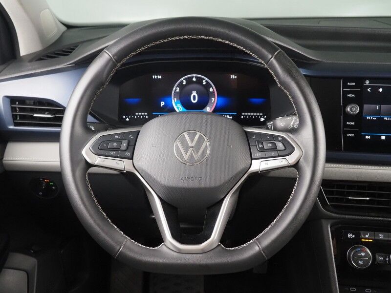 2024 Volkswagen Taos SE *PANORAMA MOONROOF, ADAPTIVE CRUISE, SAFETY ALERTS, DIGITAL COCKPIT, BACKUP-CAMERA, COLOR TOUCHSCREEN, HEATED SEATS/STEERING, REMOTE START, KEYLESS ENTRY, WIRELESS CHARGING, ANDROID & APPLE Round Rock TX