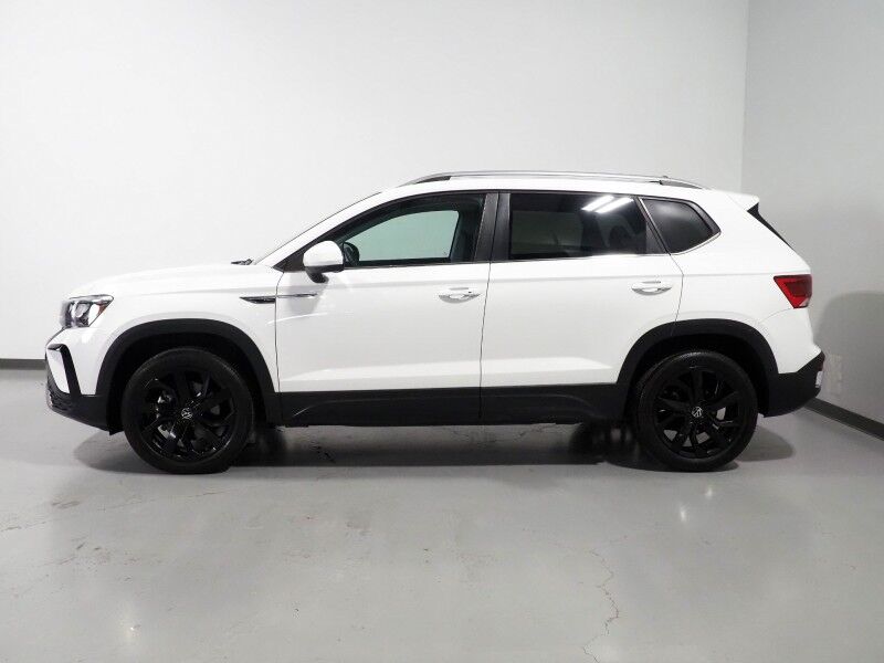 2024 Volkswagen Taos SE *PANORAMA MOONROOF, ADAPTIVE CRUISE, SAFETY ALERTS, DIGITAL COCKPIT, BACKUP-CAMERA, COLOR TOUCHSCREEN, HEATED SEATS/STEERING, REMOTE START, KEYLESS ENTRY, WIRELESS CHARGING, ANDROID & APPLE Round Rock TX