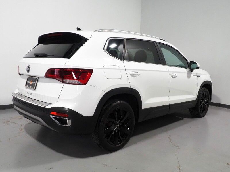 2024 Volkswagen Taos SE *PANORAMA MOONROOF, ADAPTIVE CRUISE, SAFETY ALERTS, DIGITAL COCKPIT, BACKUP-CAMERA, COLOR TOUCHSCREEN, HEATED SEATS/STEERING, REMOTE START, KEYLESS ENTRY, WIRELESS CHARGING, ANDROID & APPLE Round Rock TX