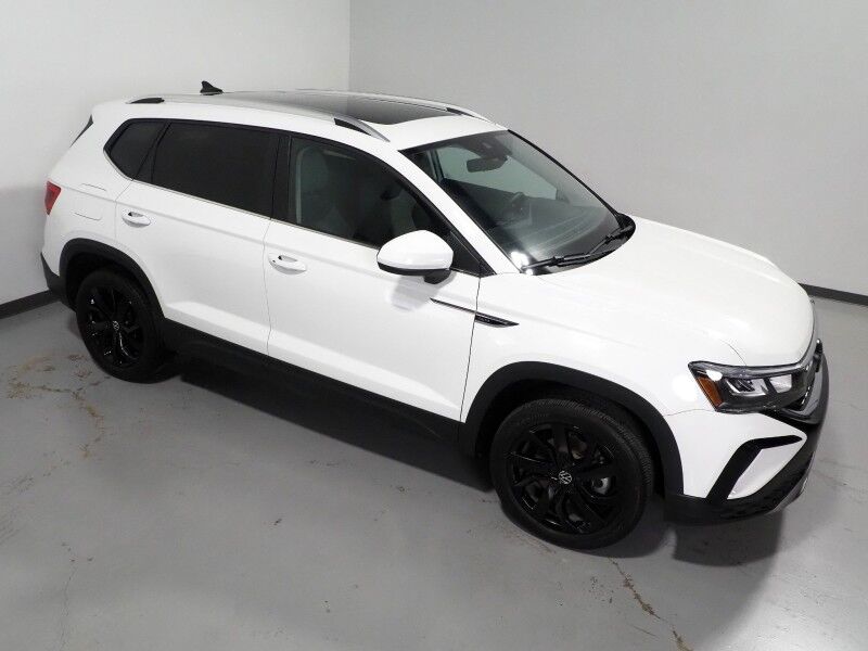 2024 Volkswagen Taos SE *PANORAMA MOONROOF, ADAPTIVE CRUISE, SAFETY ALERTS, DIGITAL COCKPIT, BACKUP-CAMERA, COLOR TOUCHSCREEN, HEATED SEATS/STEERING, REMOTE START, KEYLESS ENTRY, WIRELESS CHARGING, ANDROID & APPLE Round Rock TX