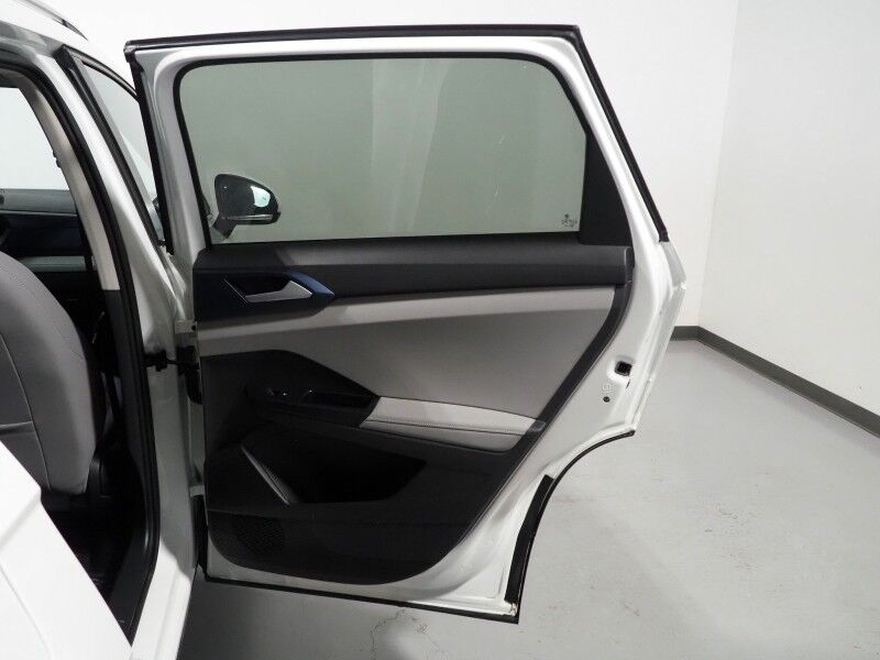 2024 Volkswagen Taos SE *PANORAMA MOONROOF, ADAPTIVE CRUISE, SAFETY ALERTS, DIGITAL COCKPIT, BACKUP-CAMERA, COLOR TOUCHSCREEN, HEATED SEATS/STEERING, REMOTE START, KEYLESS ENTRY, WIRELESS CHARGING, ANDROID & APPLE Round Rock TX