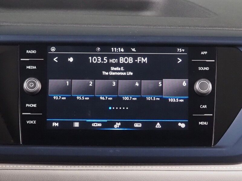 2024 Volkswagen Taos SE *PANORAMA MOONROOF, ADAPTIVE CRUISE, SAFETY ALERTS, DIGITAL COCKPIT, BACKUP-CAMERA, COLOR TOUCHSCREEN, HEATED SEATS/STEERING, REMOTE START, KEYLESS ENTRY, WIRELESS CHARGING, ANDROID & APPLE Round Rock TX