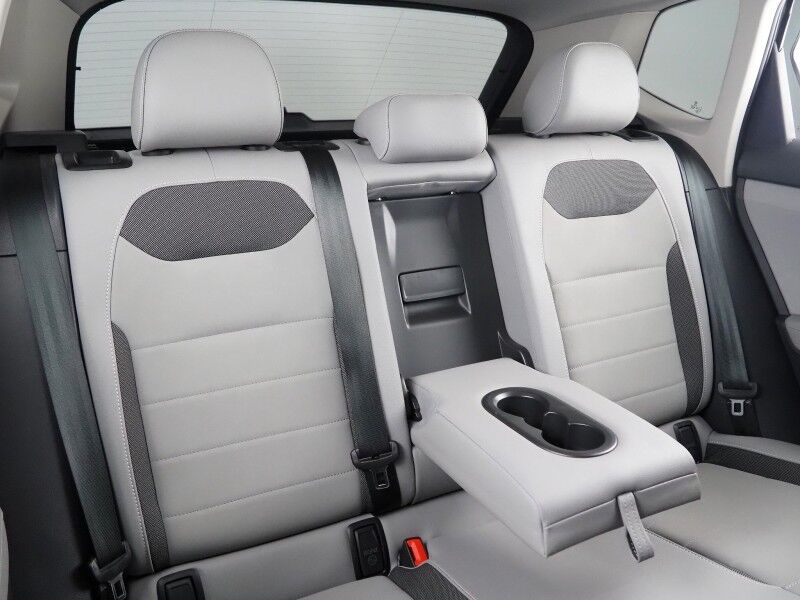2024 Volkswagen Taos SE *PANORAMA MOONROOF, ADAPTIVE CRUISE, SAFETY ALERTS, DIGITAL COCKPIT, BACKUP-CAMERA, COLOR TOUCHSCREEN, HEATED SEATS/STEERING, REMOTE START, KEYLESS ENTRY, WIRELESS CHARGING, ANDROID & APPLE Round Rock TX