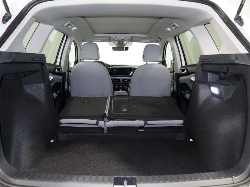 2024 Volkswagen Taos SE *PANORAMA MOONROOF, ADAPTIVE CRUISE, SAFETY ALERTS, DIGITAL COCKPIT, BACKUP-CAMERA, COLOR TOUCHSCREEN, HEATED SEATS/STEERING, REMOTE START, KEYLESS ENTRY, WIRELESS CHARGING, ANDROID & APPLE Round Rock TX