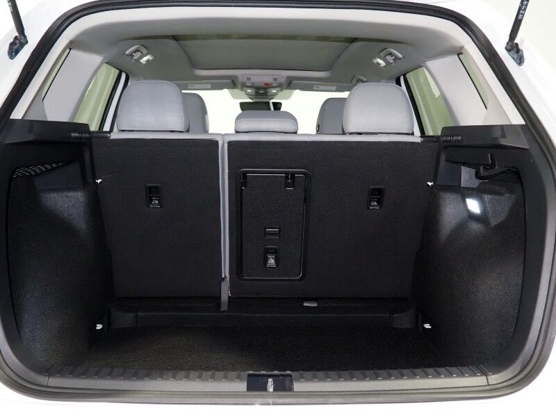 2024 Volkswagen Taos SE *PANORAMA MOONROOF, ADAPTIVE CRUISE, SAFETY ALERTS, DIGITAL COCKPIT, BACKUP-CAMERA, COLOR TOUCHSCREEN, HEATED SEATS/STEERING, REMOTE START, KEYLESS ENTRY, WIRELESS CHARGING, ANDROID & APPLE Round Rock TX