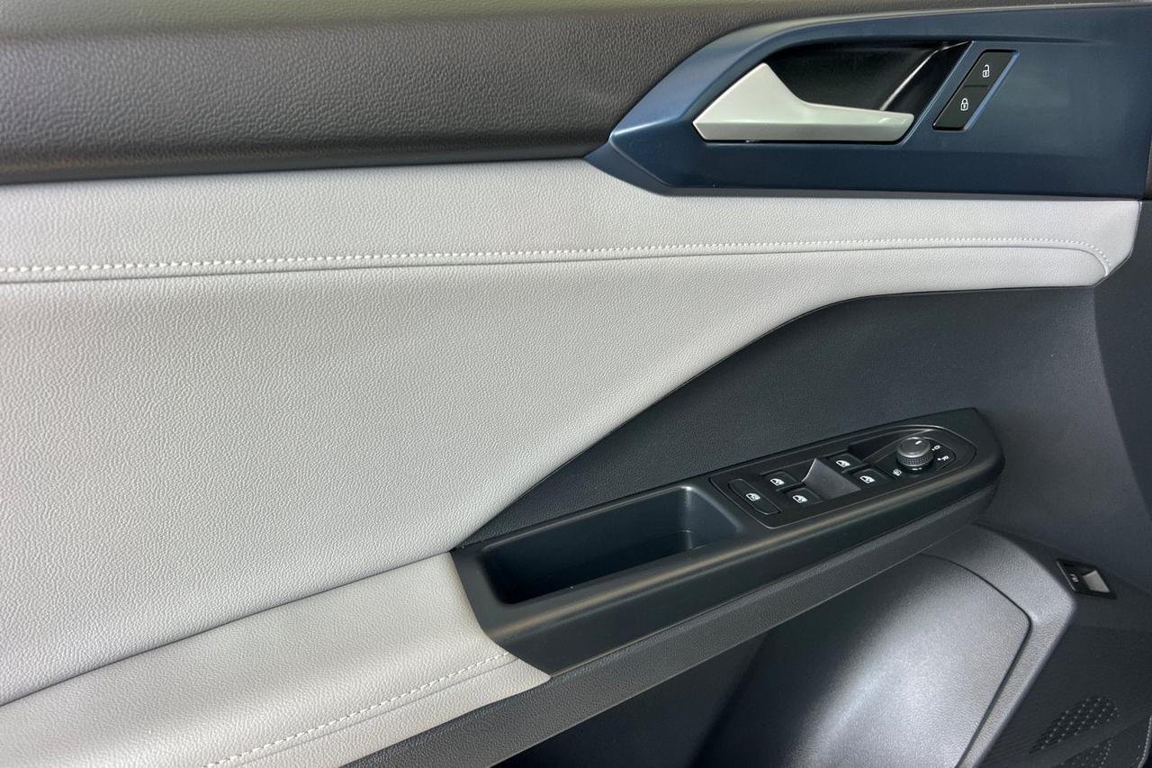 2024 Volkswagen Taos SE Roseville CA