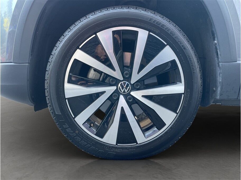 2024 Volkswagen Taos SE Sport Utility 4D Port Orchard WA