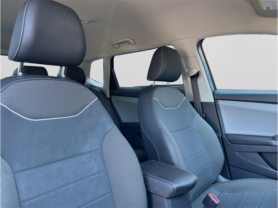 2024 Volkswagen Taos SE Sport Utility 4D Port Orchard WA