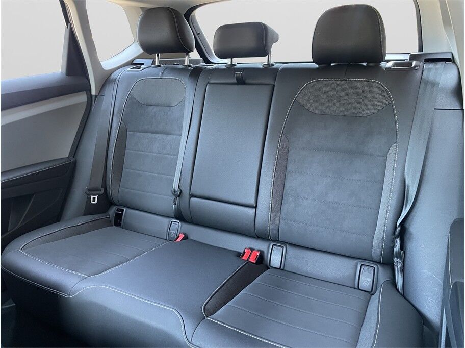 2024 Volkswagen Taos SE Sport Utility 4D Port Orchard WA