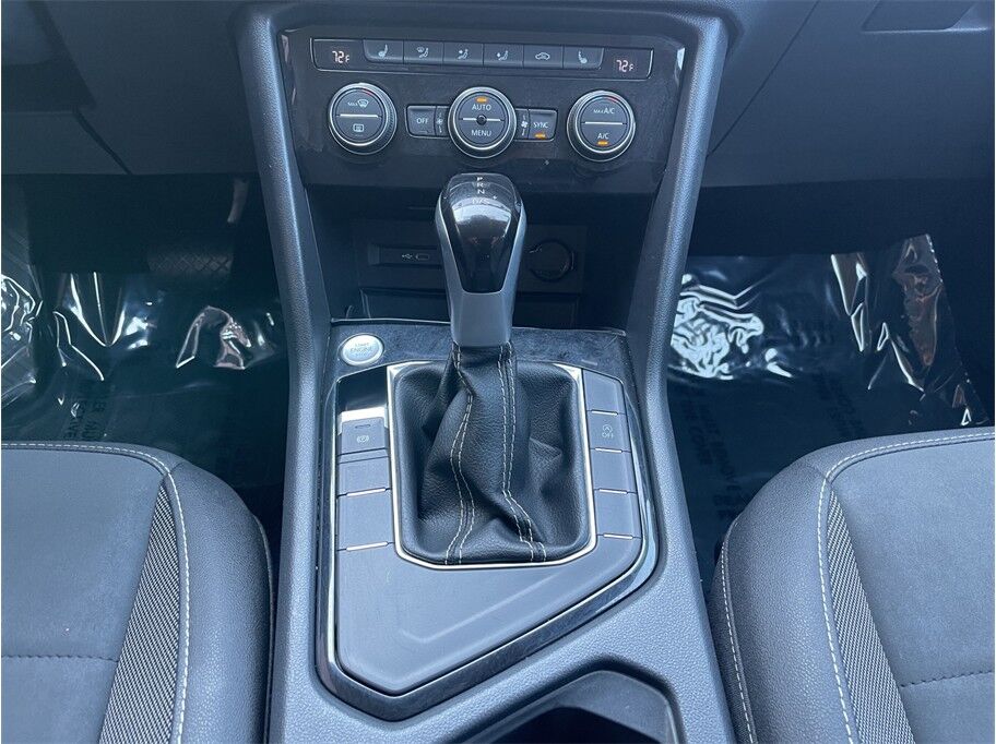 2024 Volkswagen Taos SE Sport Utility 4D Port Orchard WA
