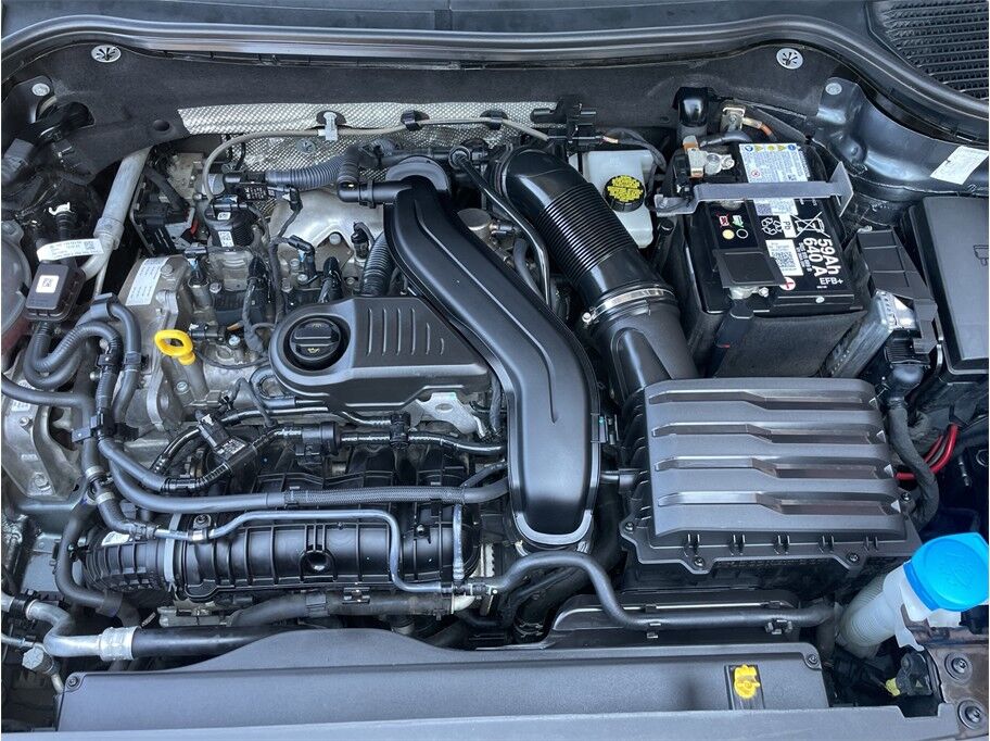 2024 Volkswagen Taos SE Sport Utility 4D Port Orchard WA