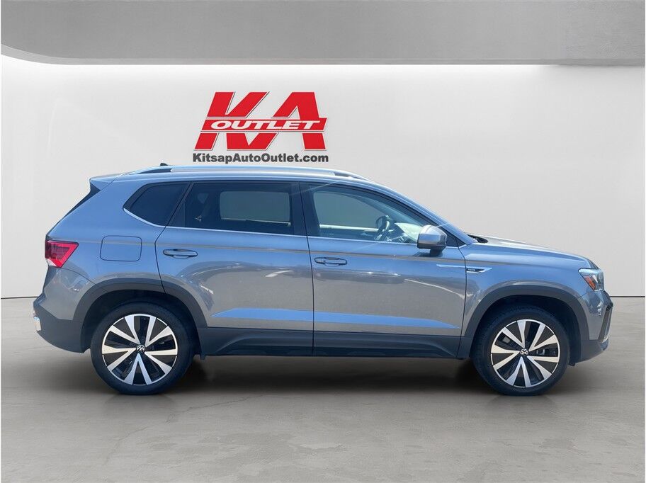 2024 Volkswagen Taos SE Sport Utility 4D