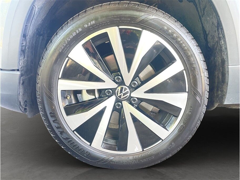 2024 Volkswagen Taos SE Sport Utility 4D Port Orchard WA