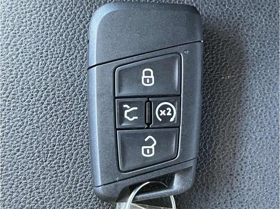 2024 Volkswagen Taos SE Sport Utility 4D Port Orchard WA