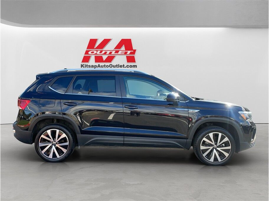 2024 Volkswagen Taos SE Sport Utility 4D