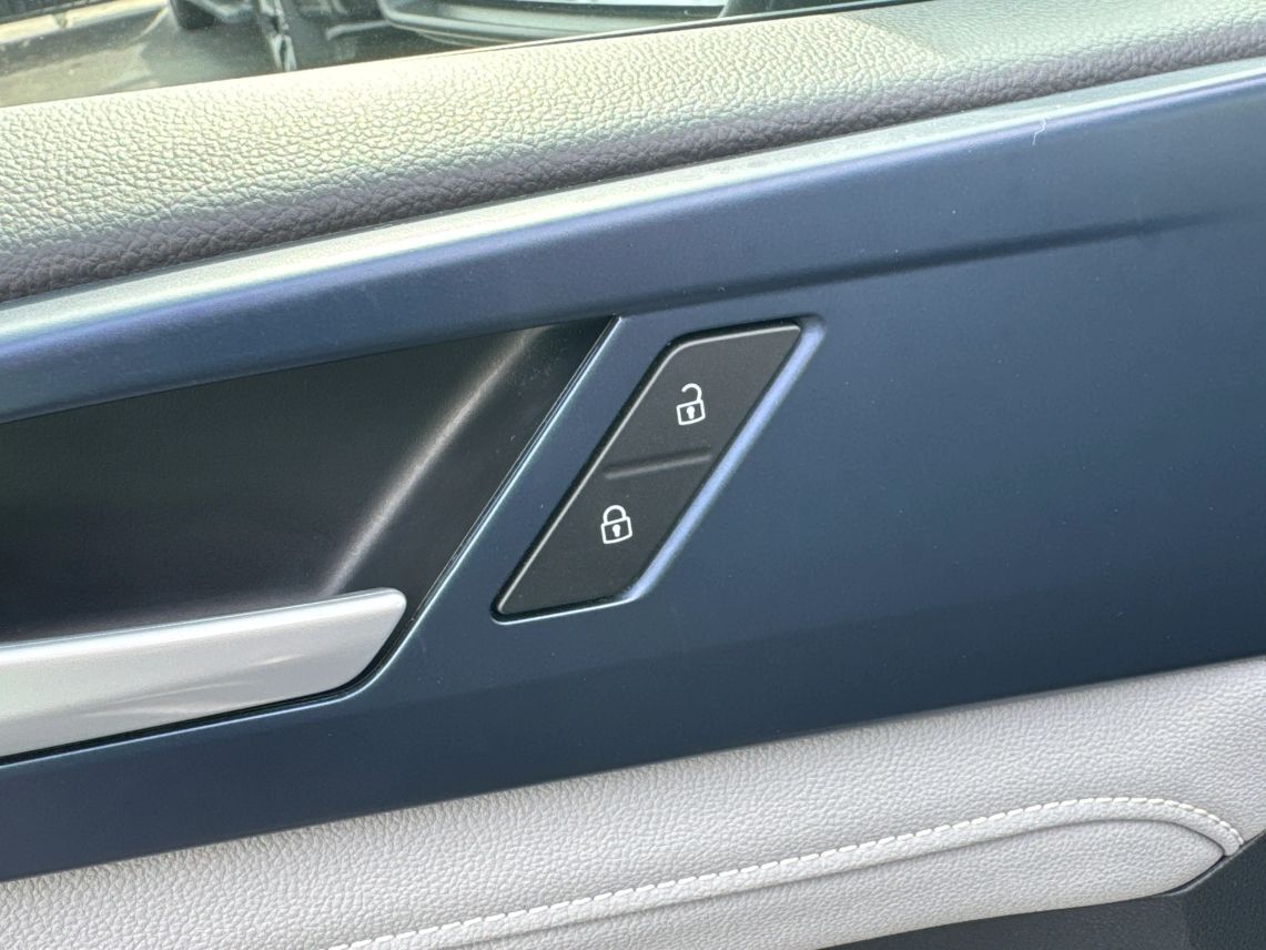 2024 Volkswagen Taos SE Sport Utility 4D