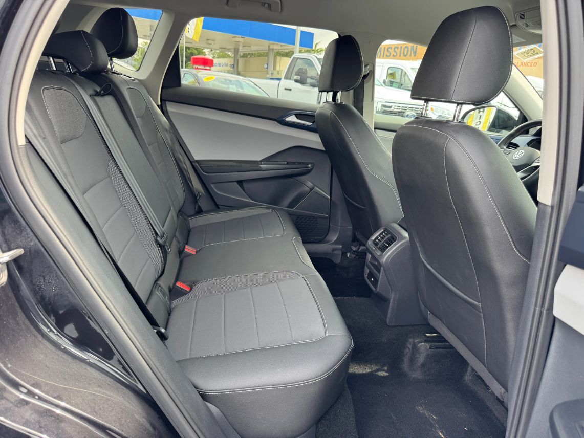 2024 Volkswagen Taos SE Sport Utility 4D
