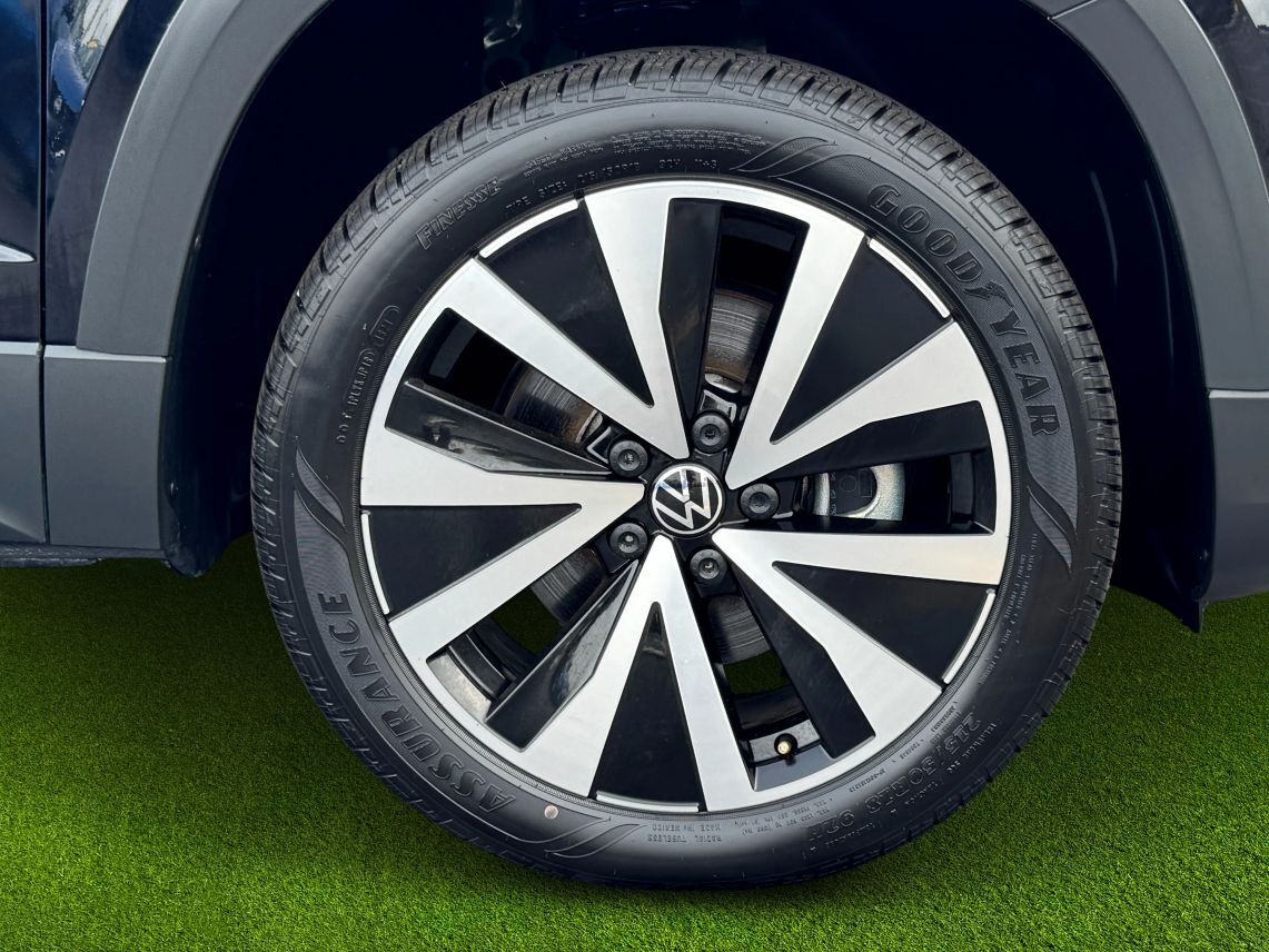 2024 Volkswagen Taos SE Sport Utility 4D