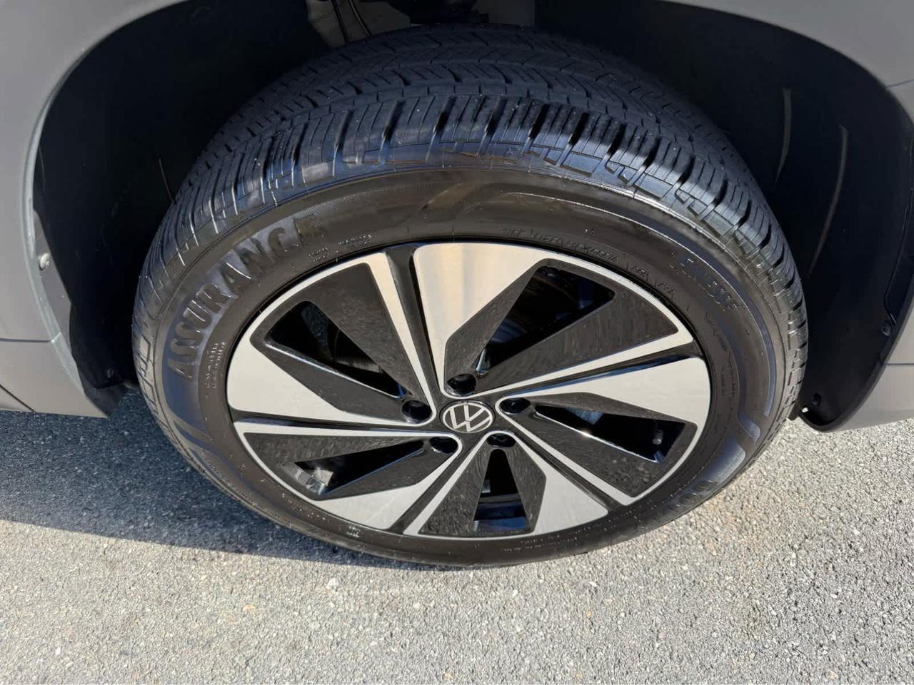 2024 Volkswagen Taos SE Wellesley MA