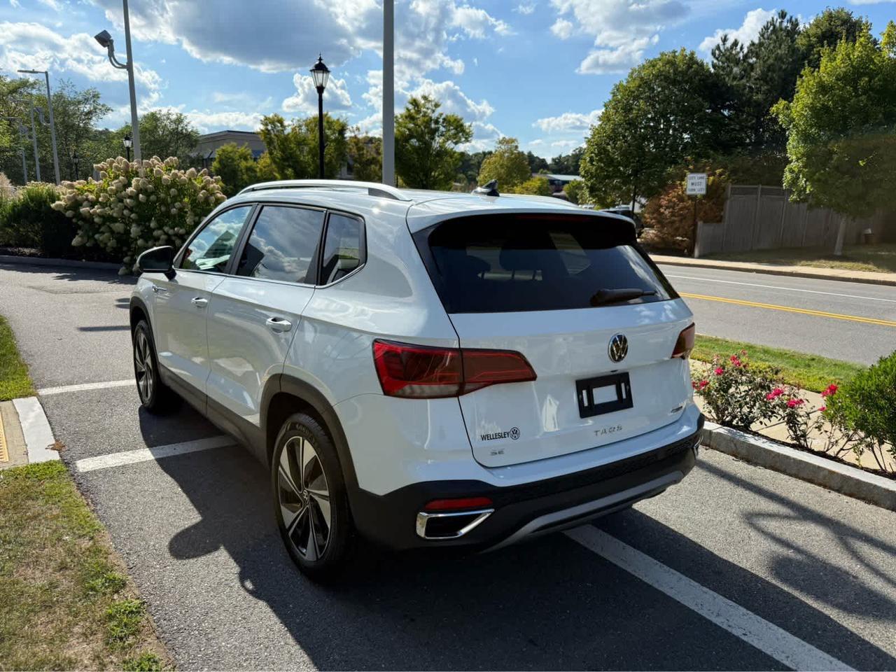 2024 Volkswagen Taos SE Wellesley MA