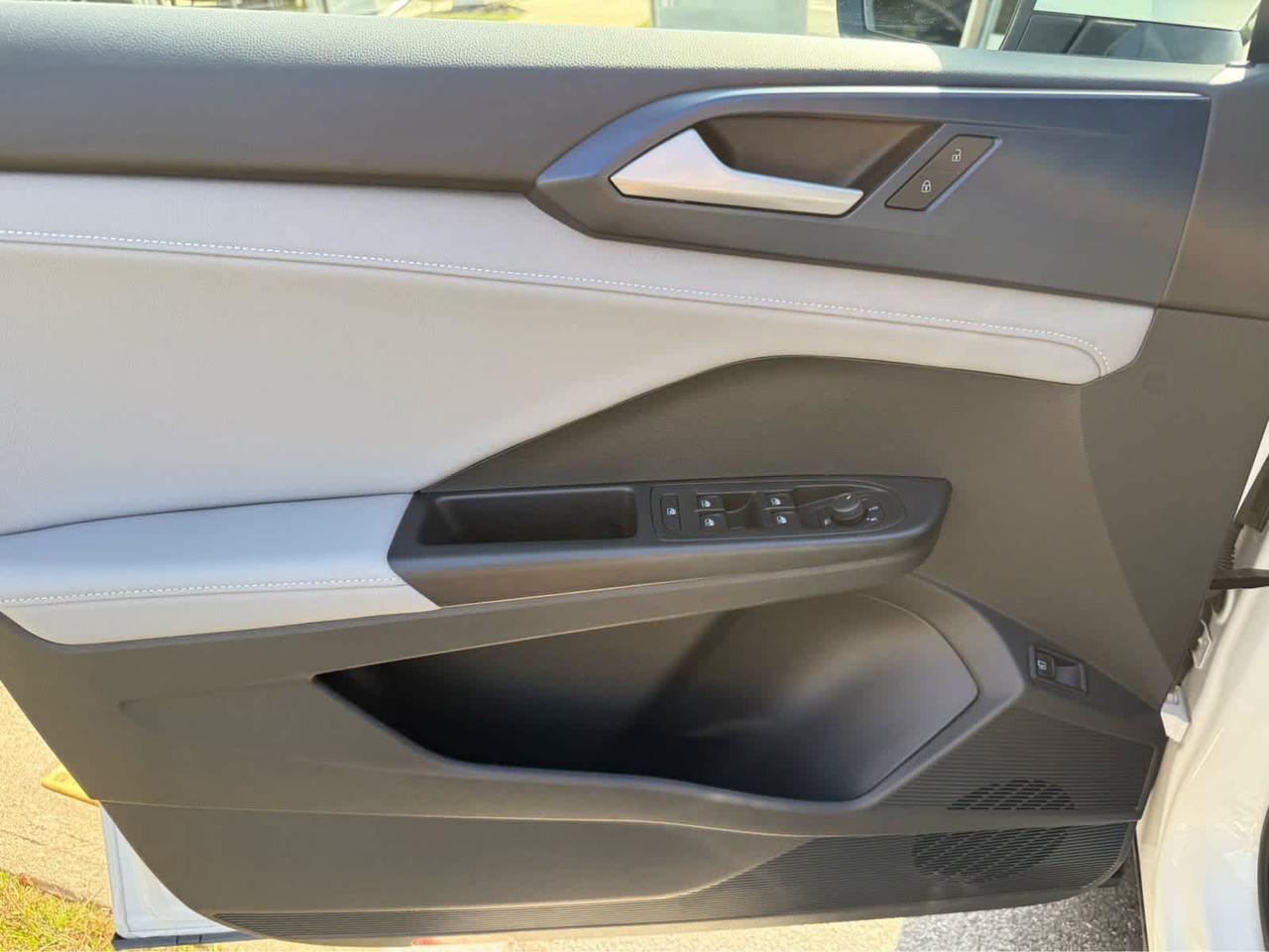 2024 Volkswagen Taos SE Wellesley MA